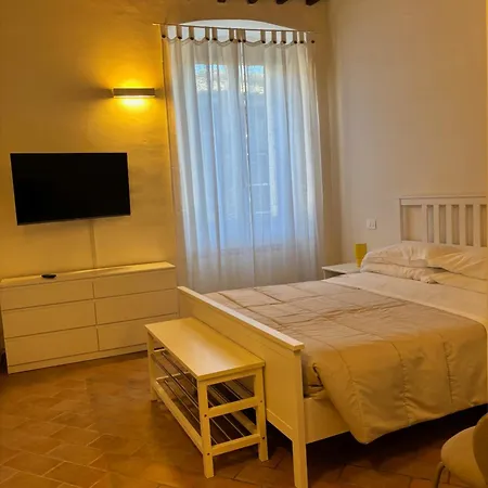 Appartamento Di Bianca, Lt Via Alunno 20 *